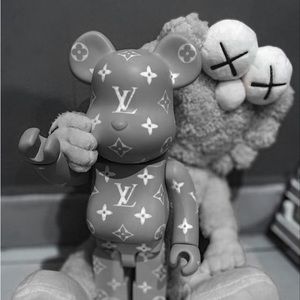 Meet your Posher, 𝔻𝕒𝕣𝕚𝕚𝕄𝕠𝕟𝕖𝕪